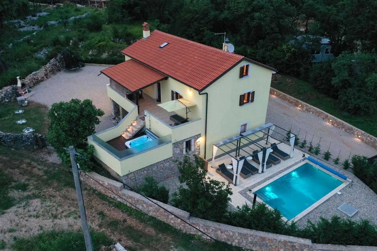 Holiday Home Tos Risika Exterior foto