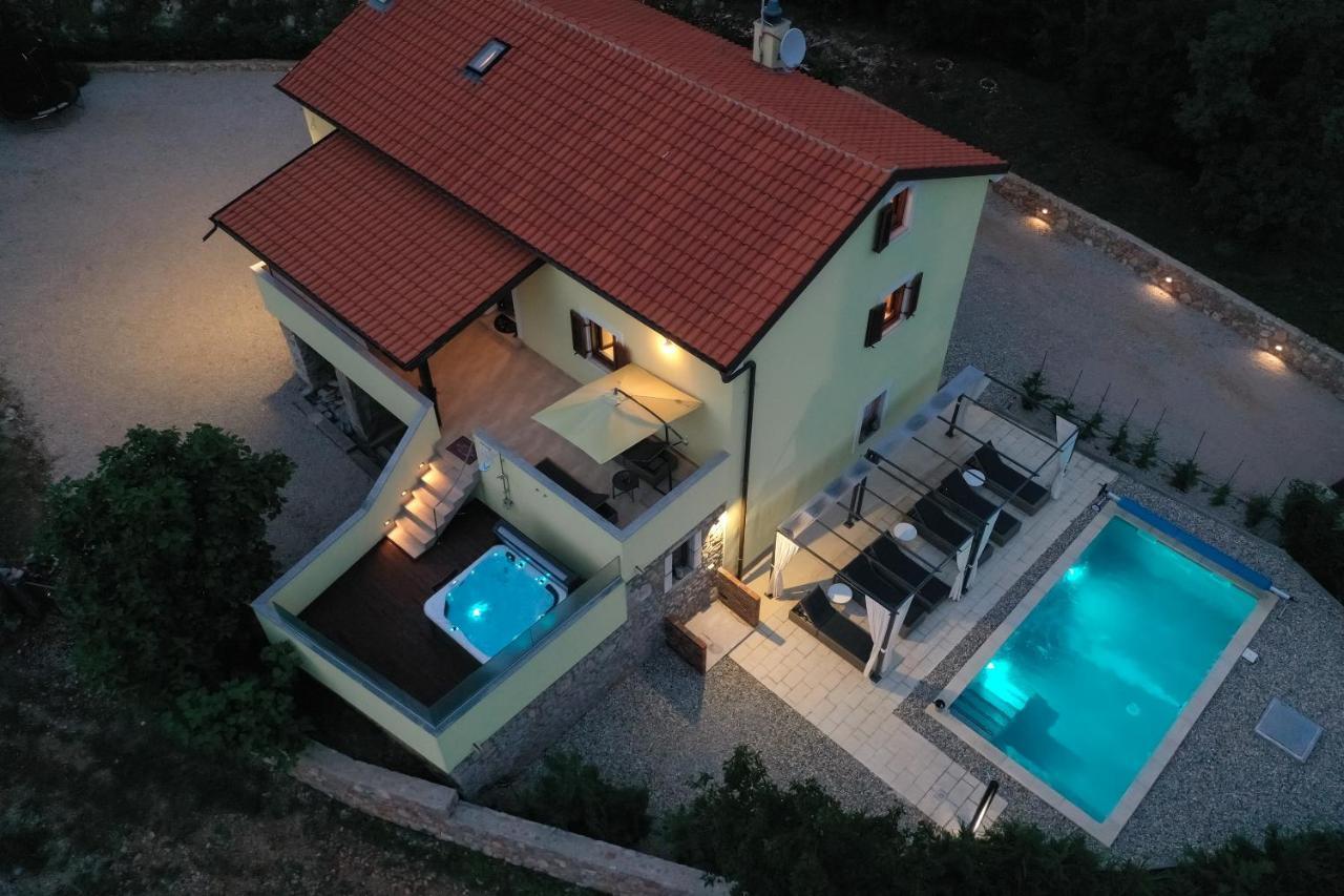 Holiday Home Tos Risika Exterior foto