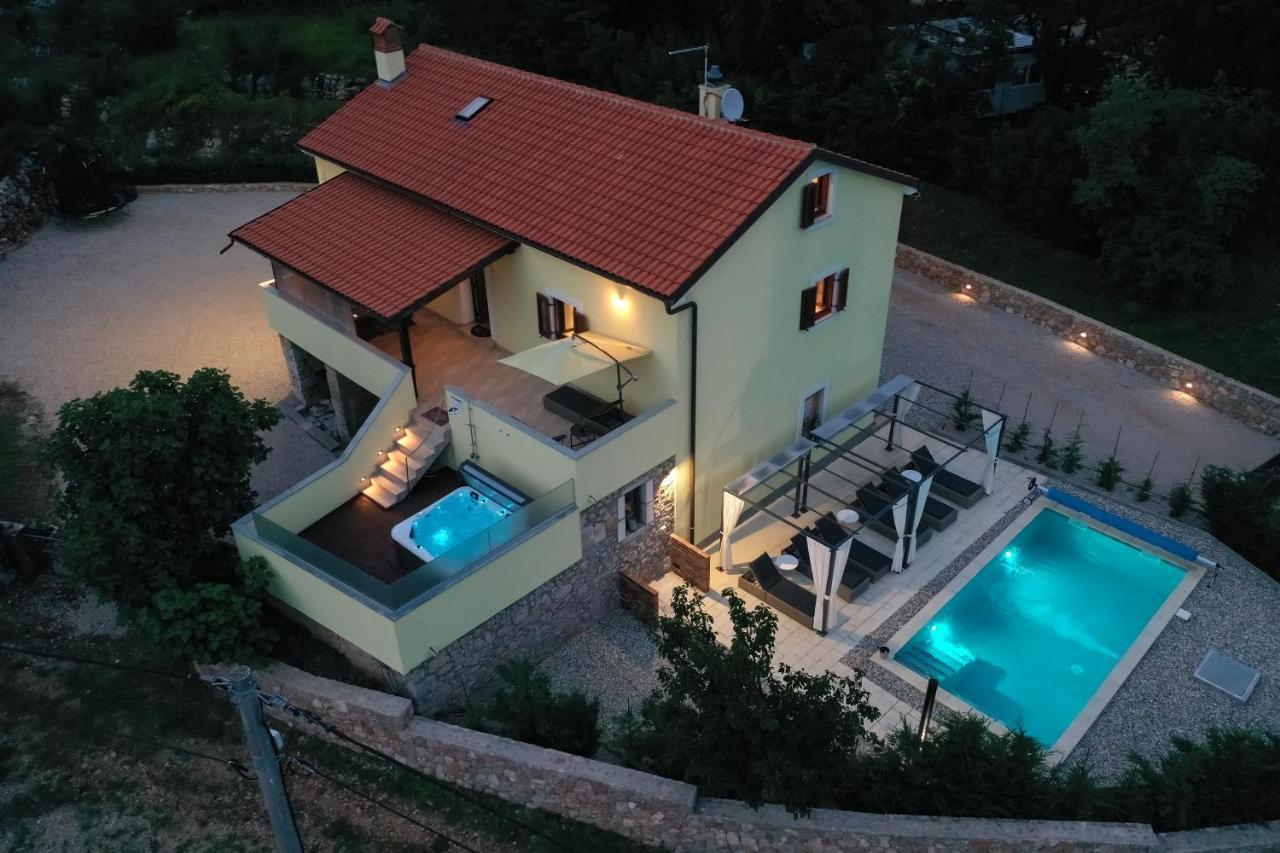 Holiday Home Tos Risika Exterior foto